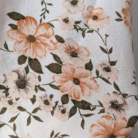 American Eagle Flowy Floral Crop Top sz Medium - Picture 9 of 9